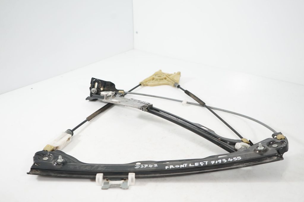 Front door window regulator with motor (7)