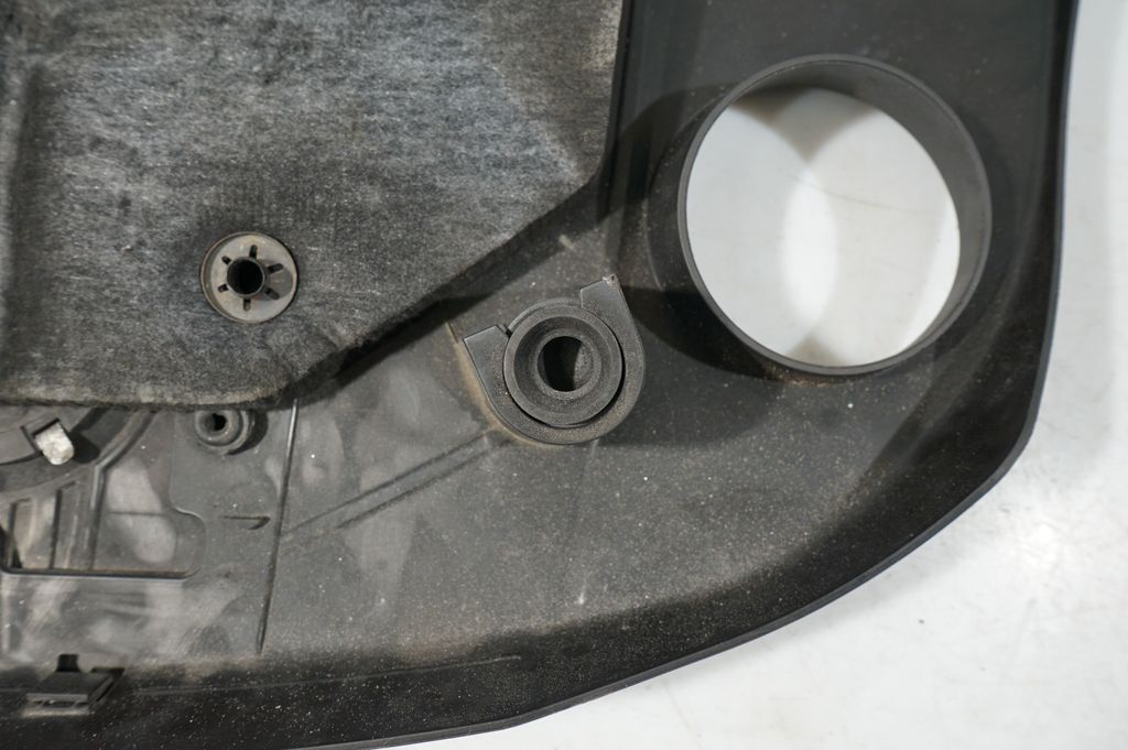 Engine cover (trim) (7)