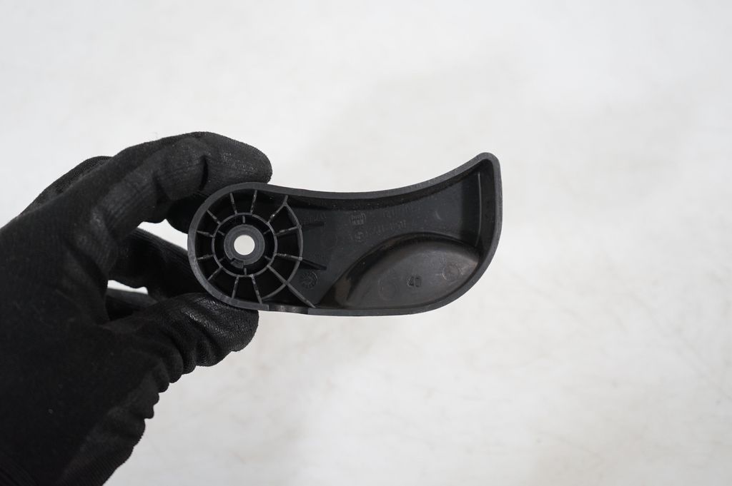 Engine bonnet (hood) release handle (6)
