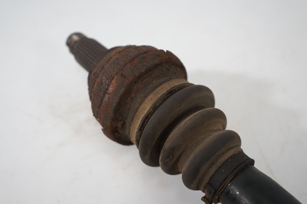 Rear driveshaft (7)