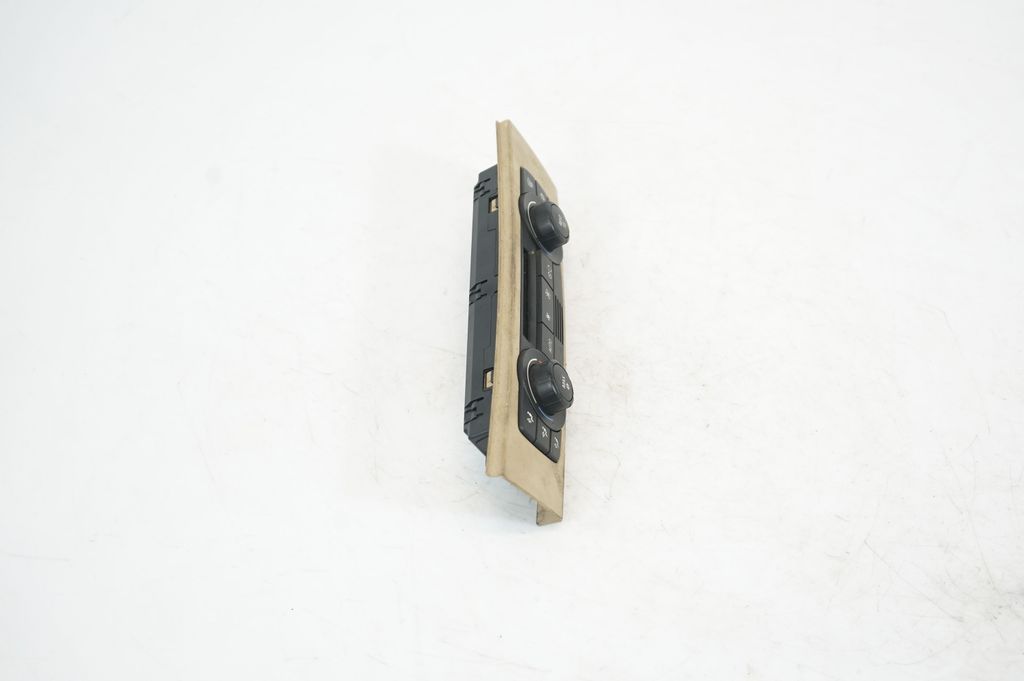 Climate control unit (4)