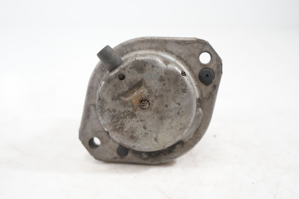 Engine mount bracket (6)