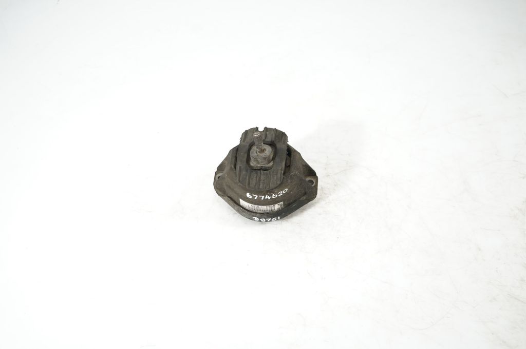 Engine mount bracket