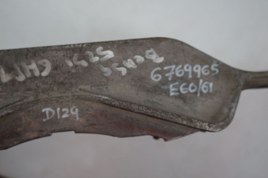 Gearbox mounting bracket (7)