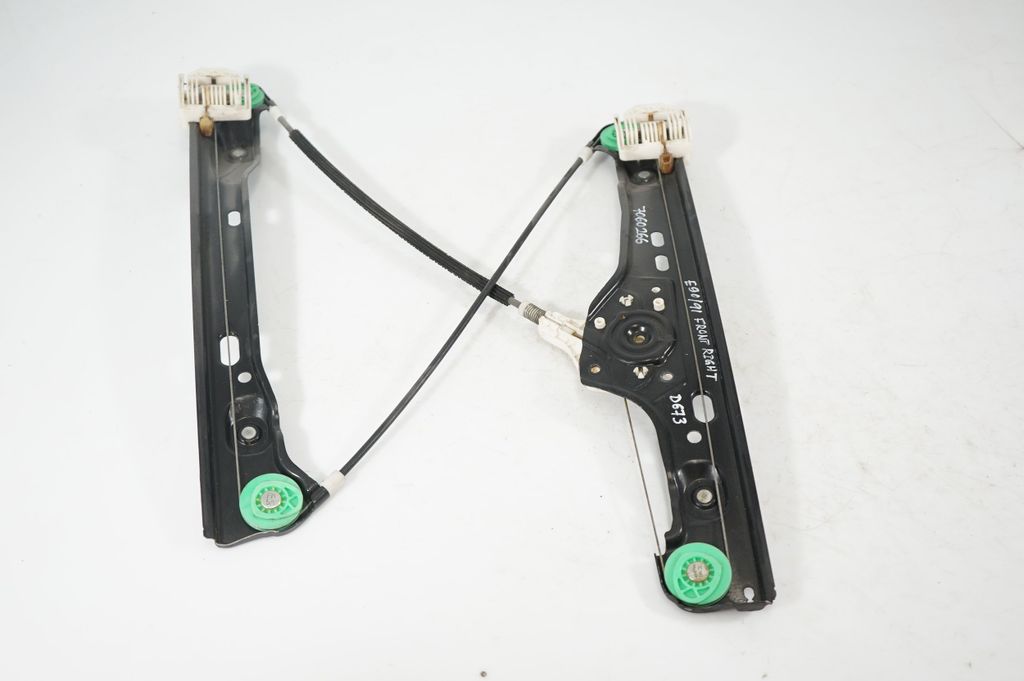 Front door window regulator with motor (2)
