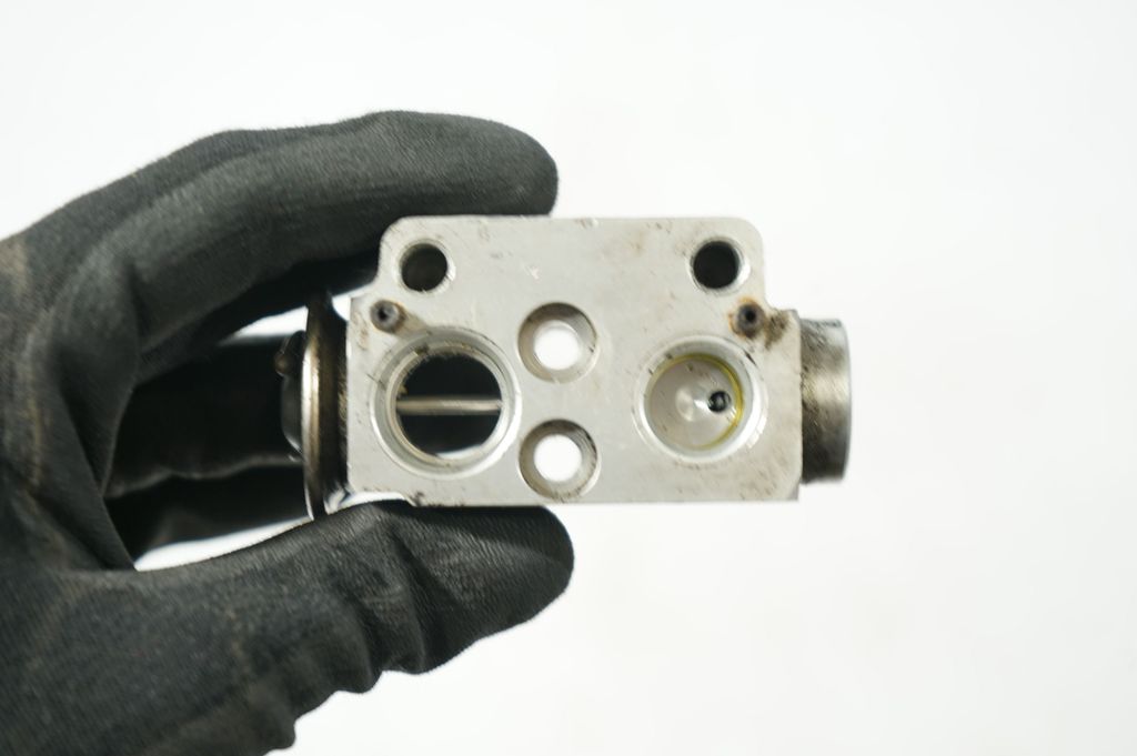 Air conditioning (A/C) expansion valve (6)
