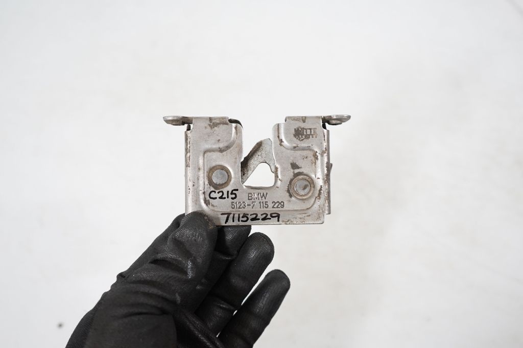 Engine bonnet/hood lock/catch (7)