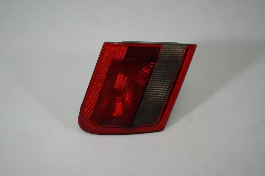 Tailgate rear/tail lights (2)
