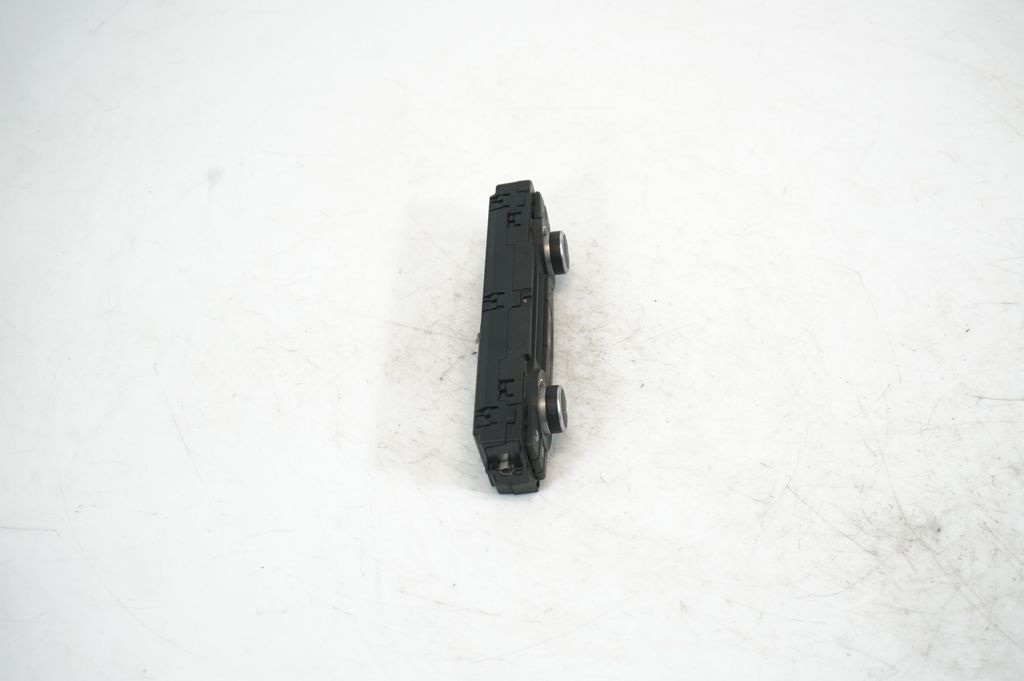 Climate control unit (4)