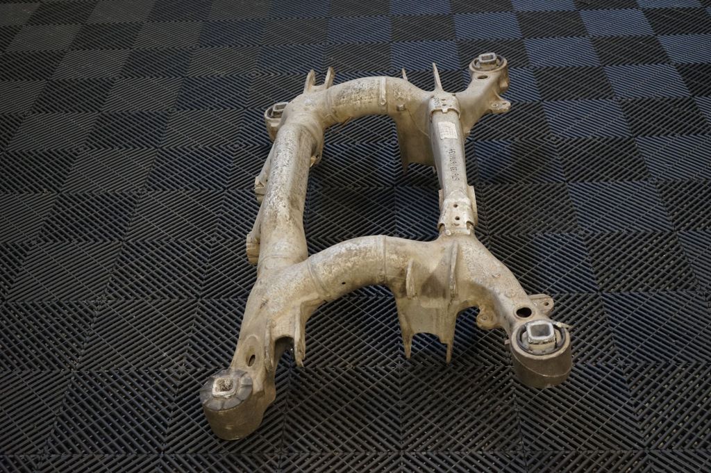 Rear subframe (4)