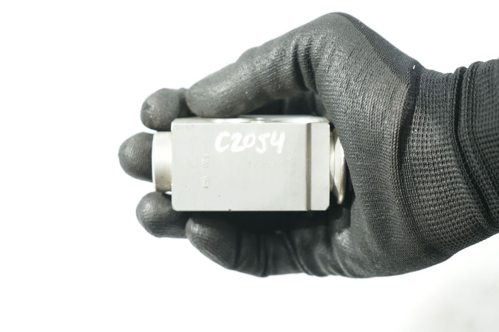 Air conditioning (A/C) expansion valve (10)