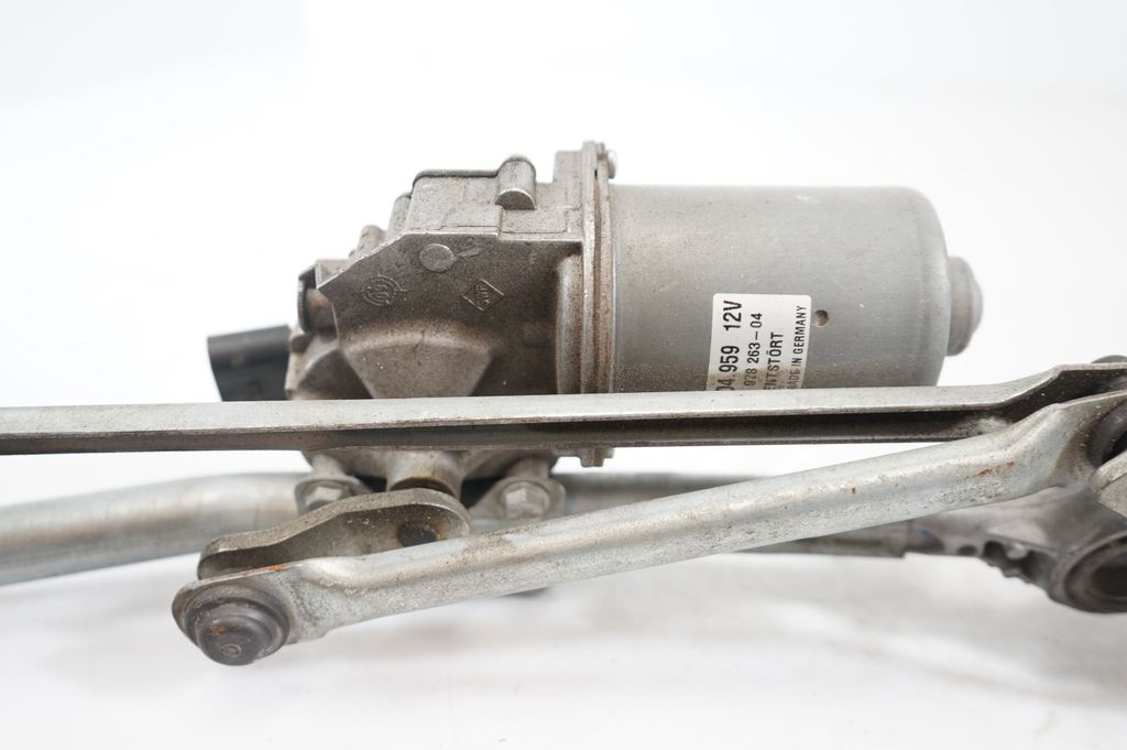 Front wiper linkage and motor (8)