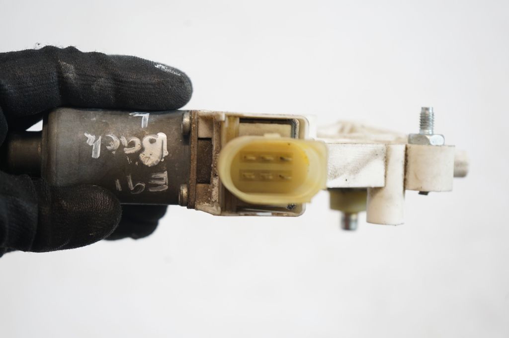 Front door window regulator with motor (6)