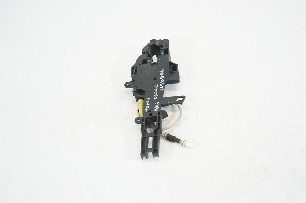 Front door exterior handle/bracket (2)