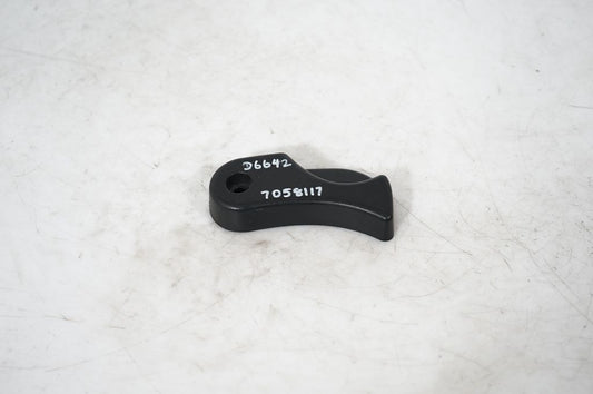 Engine bonnet (hood) release handle