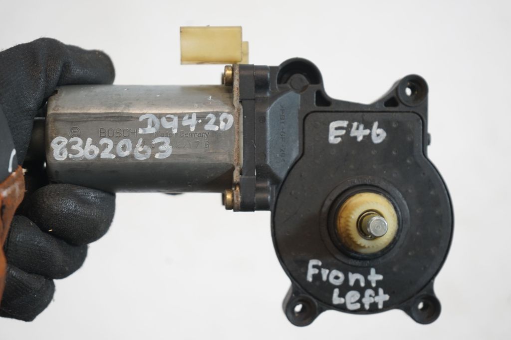 Front door window regulator motor (8)