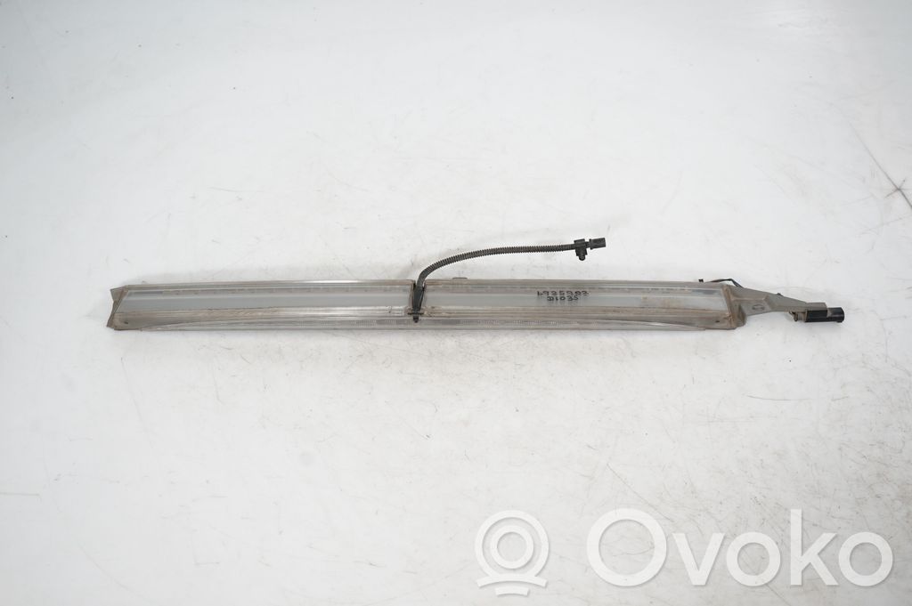 Third/center stoplight