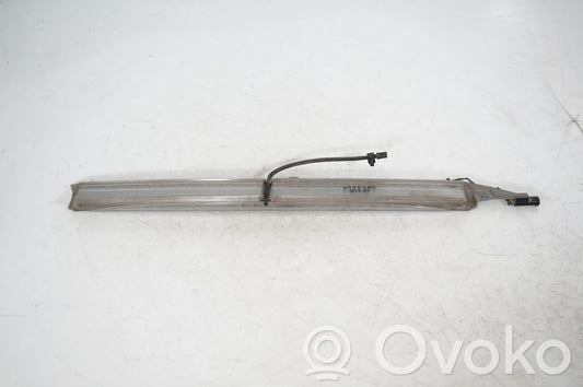 Third/center stoplight