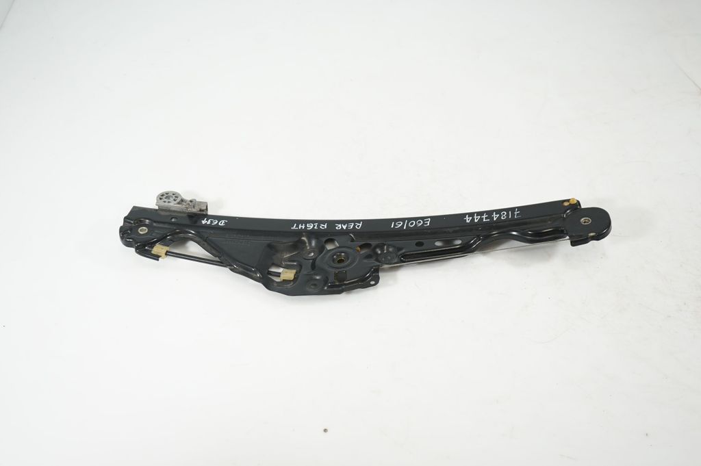 Rear door window regulator with motor (3)