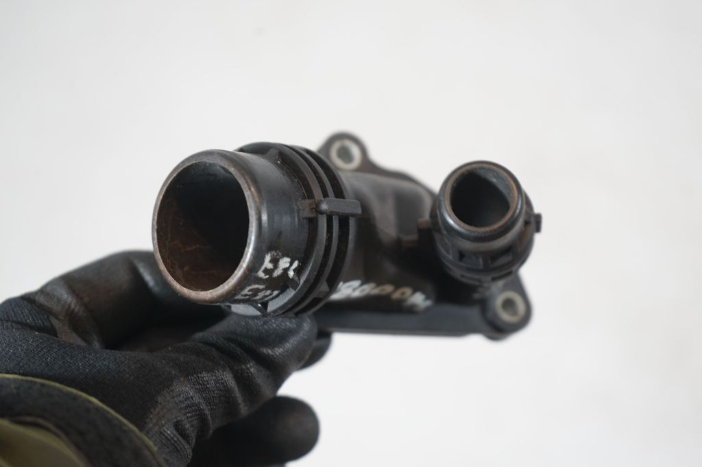 Engine coolant pipe/hose (6)