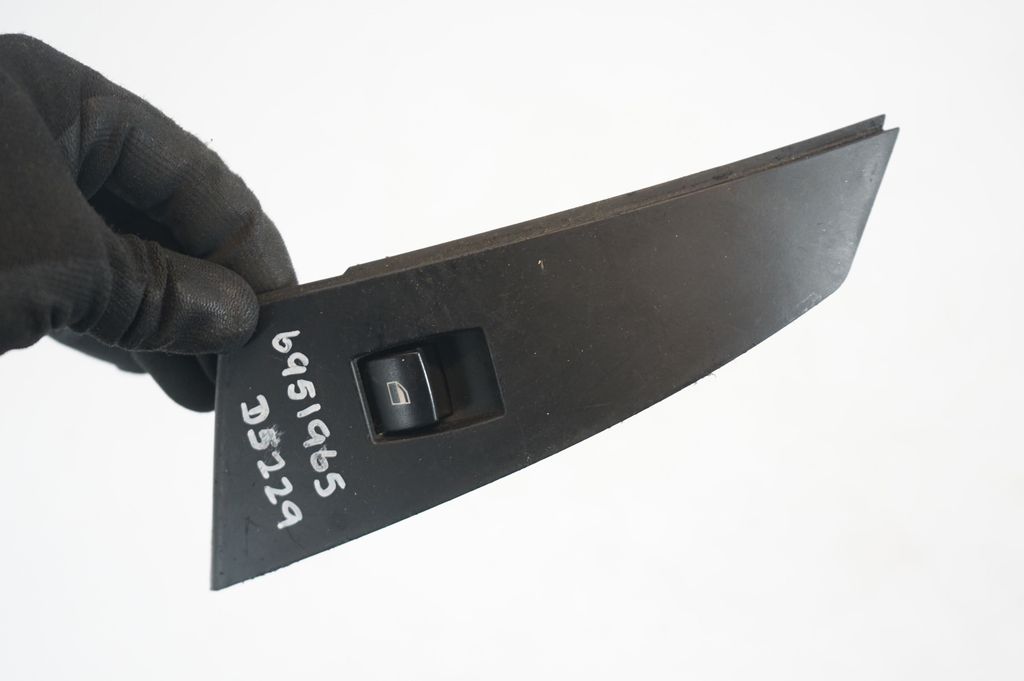 Electric window control switch (7)