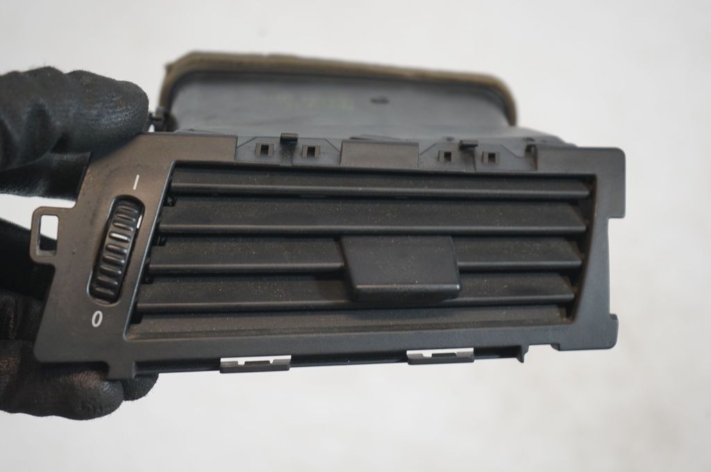 Dashboard side air vent grill/cover trim (7)