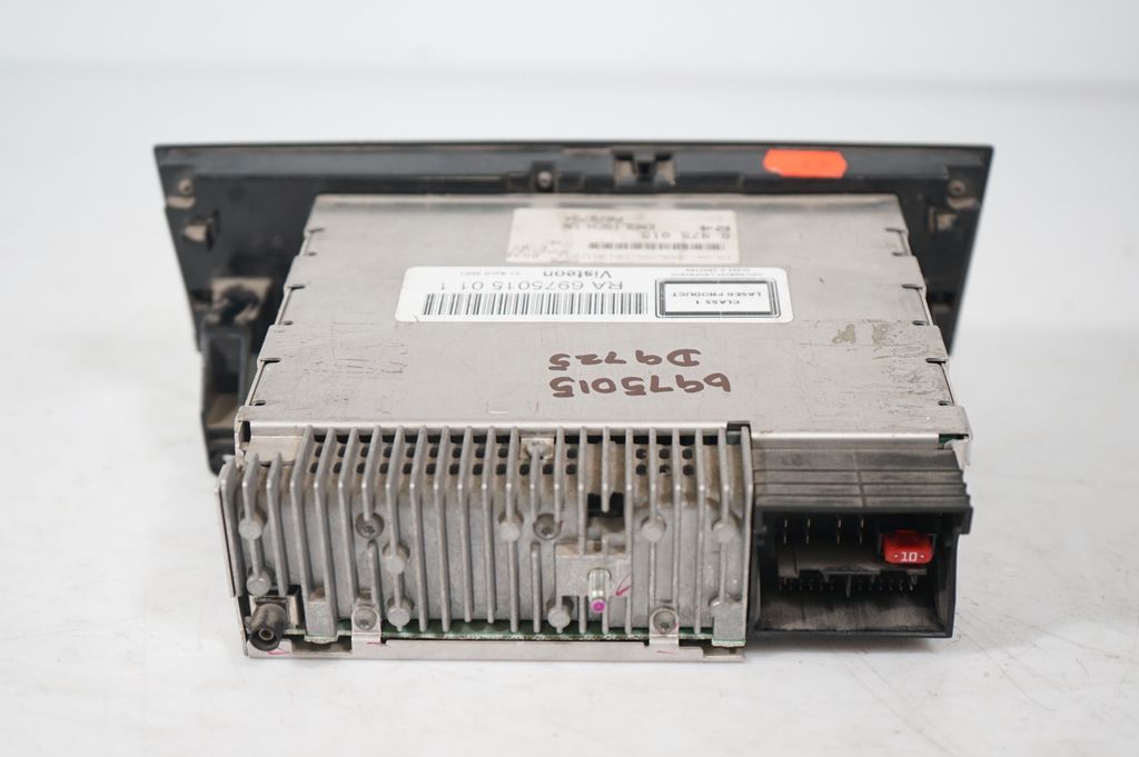 Radio/CD/DVD/GPS head unit (8)