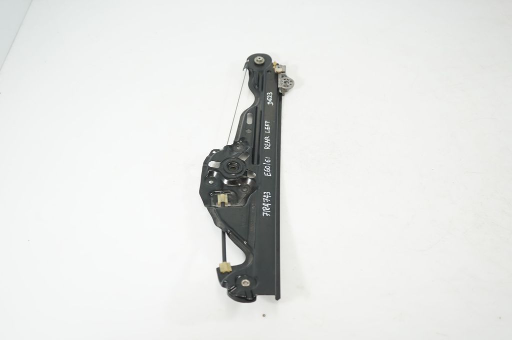 Rear door window regulator with motor (4)