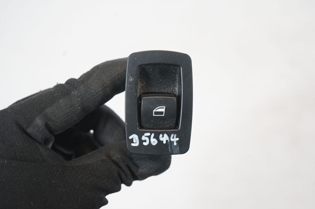Electric window control switch (7)