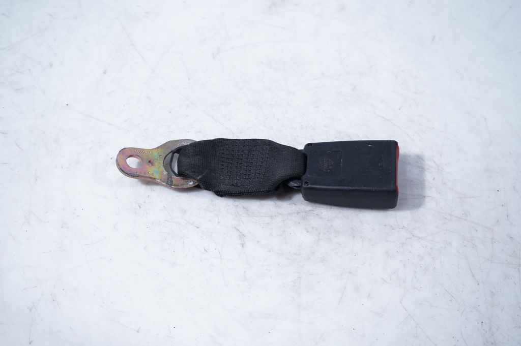 Rear seatbelt buckle (6)