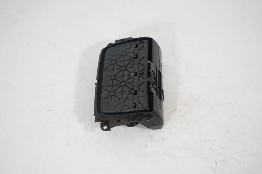 Dashboard glove box trim (2)