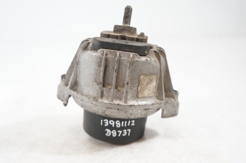 Engine mount bracket (5)