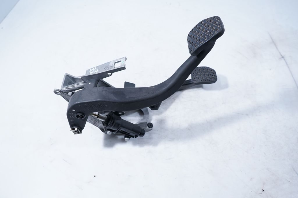 Pedal assembly (3)