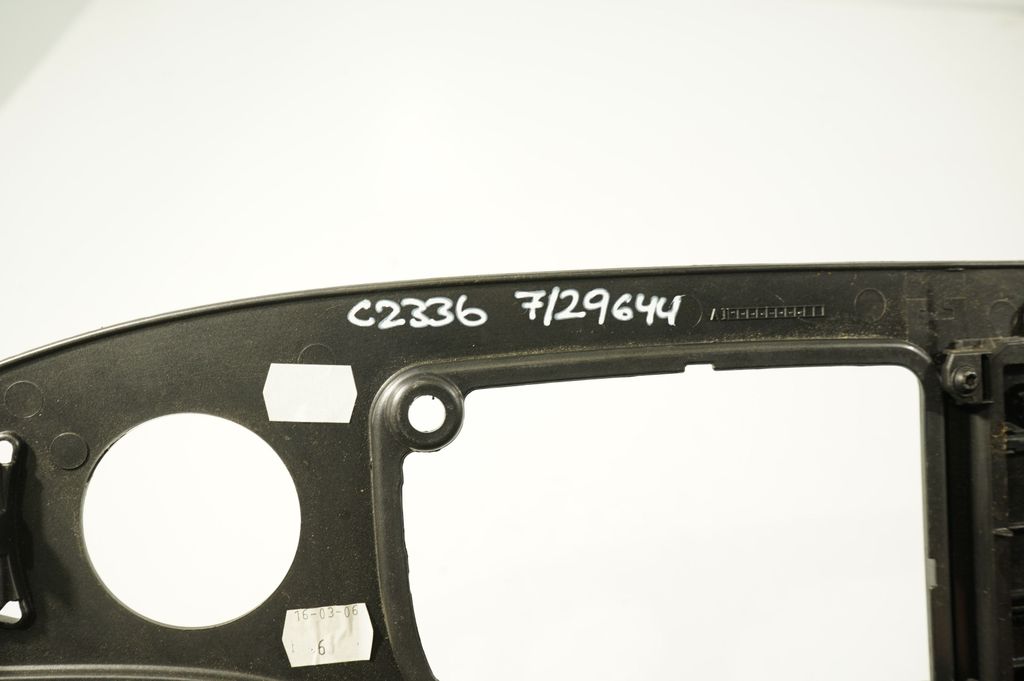 Gear shifter surround trim plastic (9)