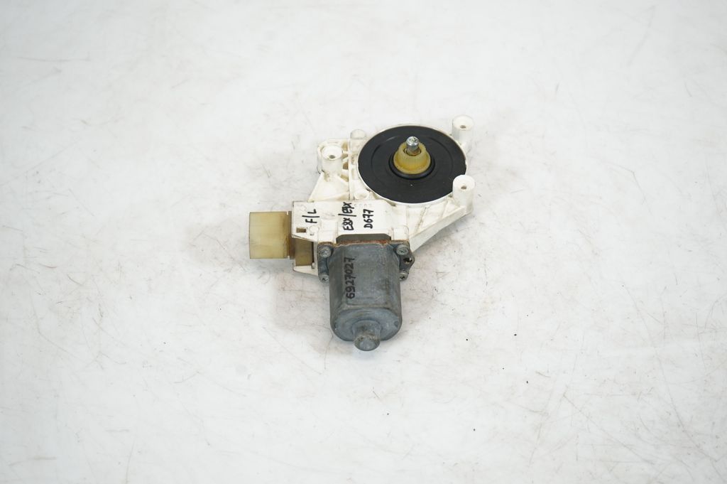 Front door window regulator with motor (4)