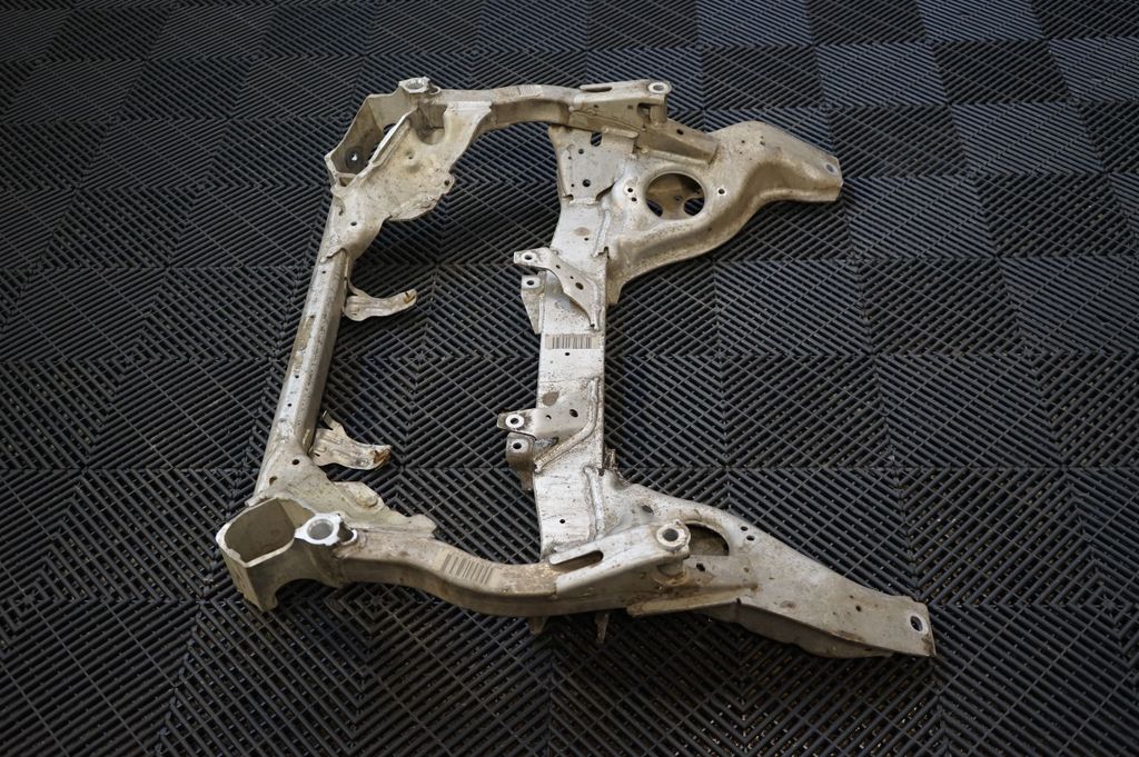 Front subframe (4)