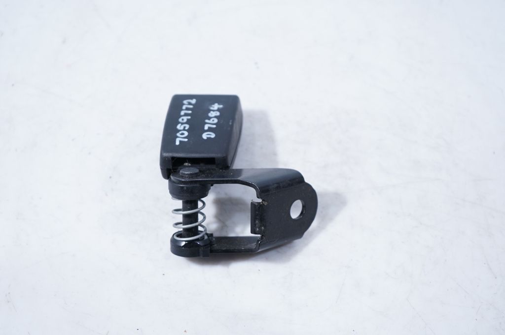 Rear seatbelt buckle (4)