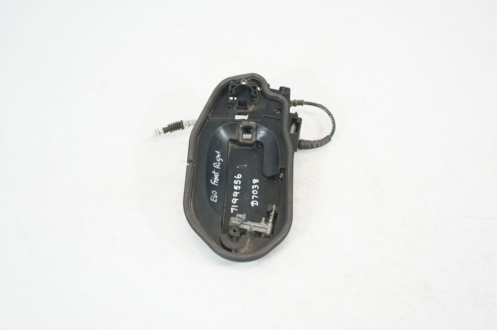 Front door exterior handle (4)