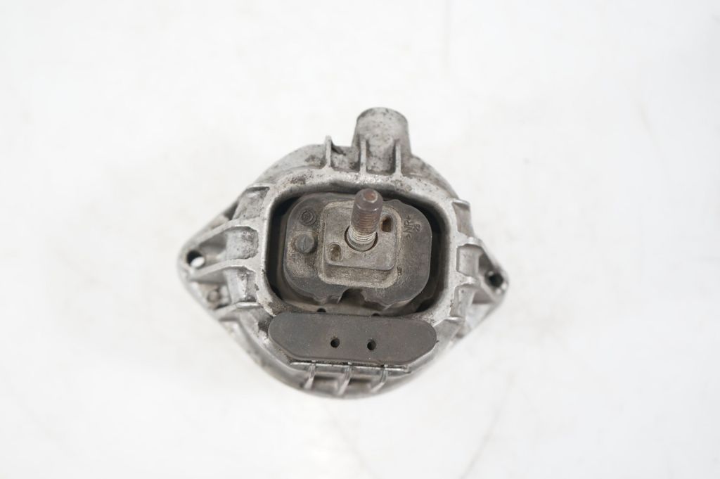 Engine mount bracket (7)