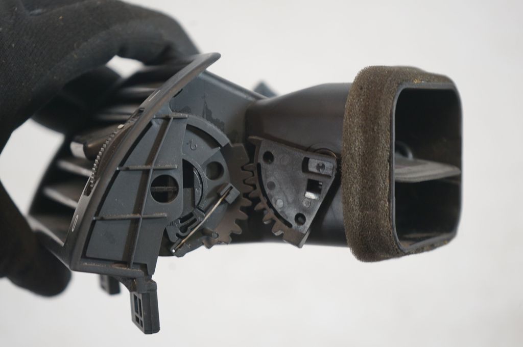 Dashboard side air vent grill/cover trim (6)