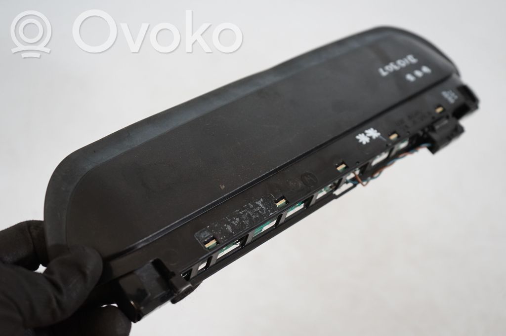 Third/center stoplight (7)