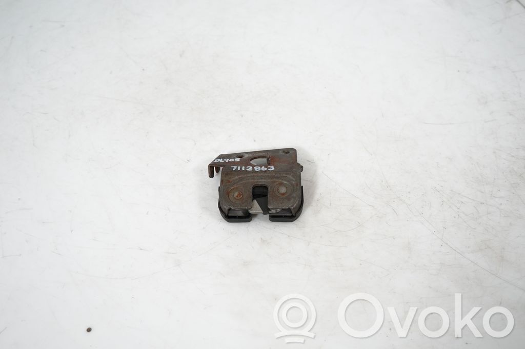 Seat back rest lock catch