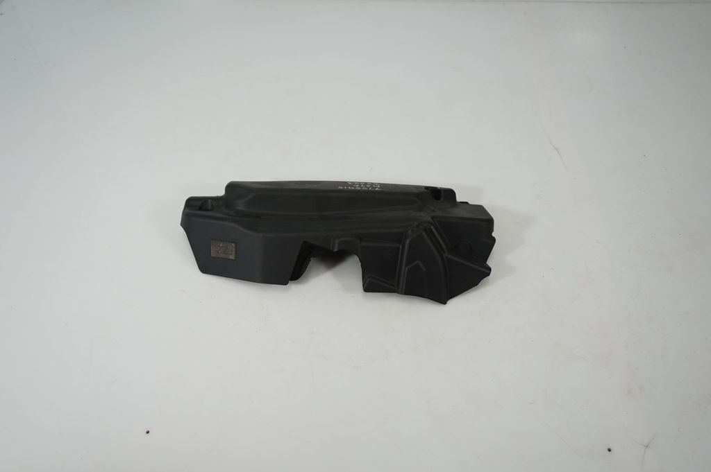 Engine cover (trim) (3)