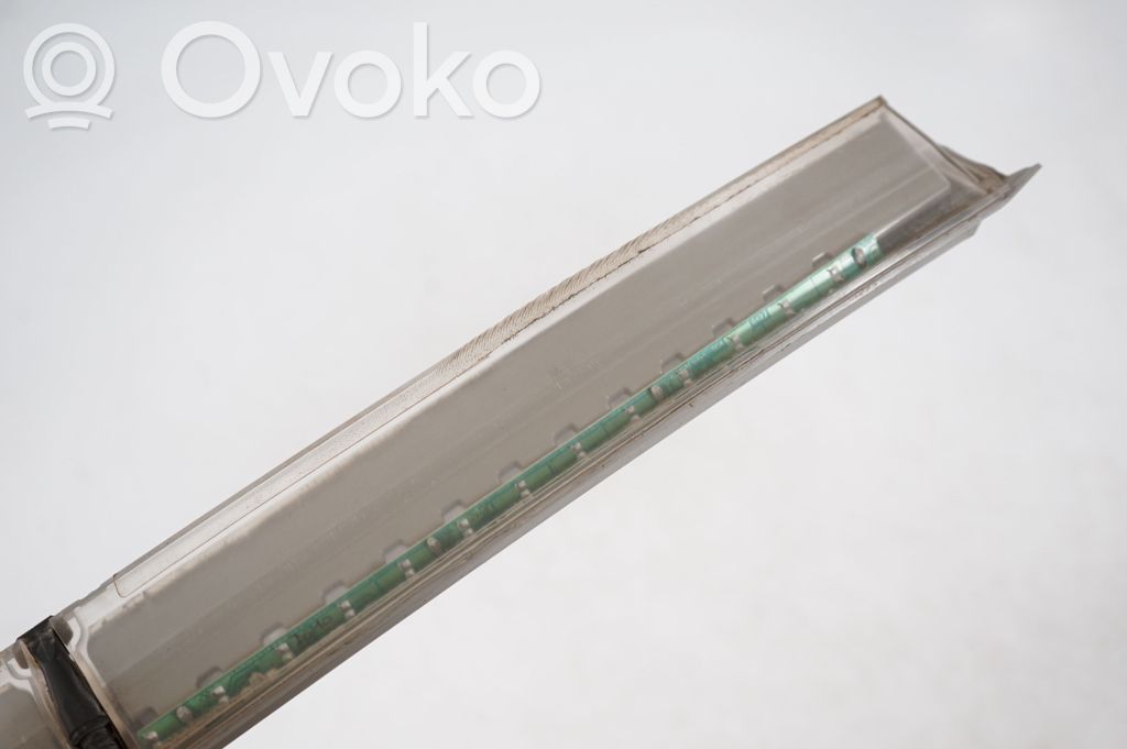 Third/center stoplight (8)