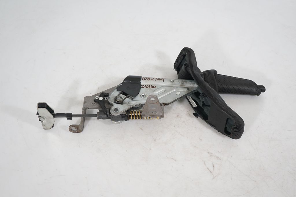 Handbrake/parking brake lever assembly