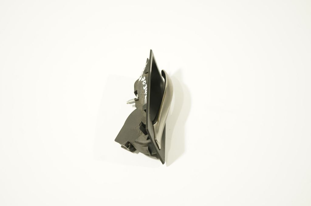 Rear door interior handle (2)
