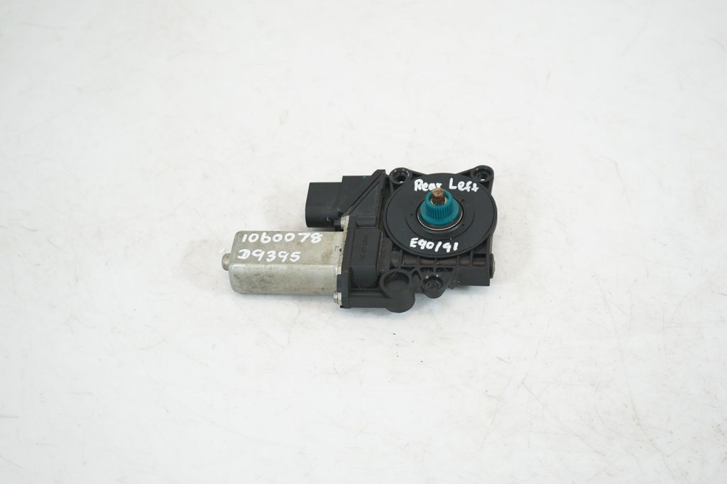 Rear door window regulator with motor