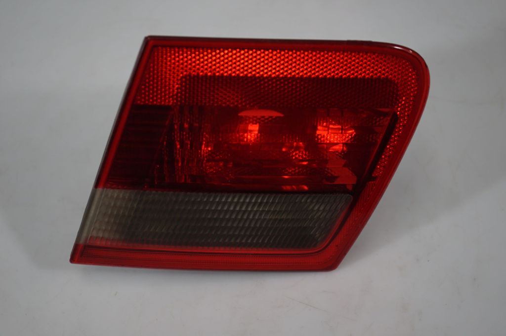 Tailgate rear/tail lights (6)