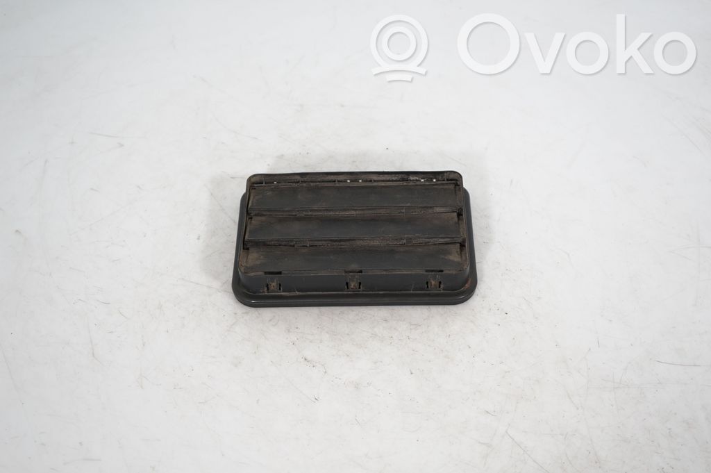 Quarter panel pressure vent (5)