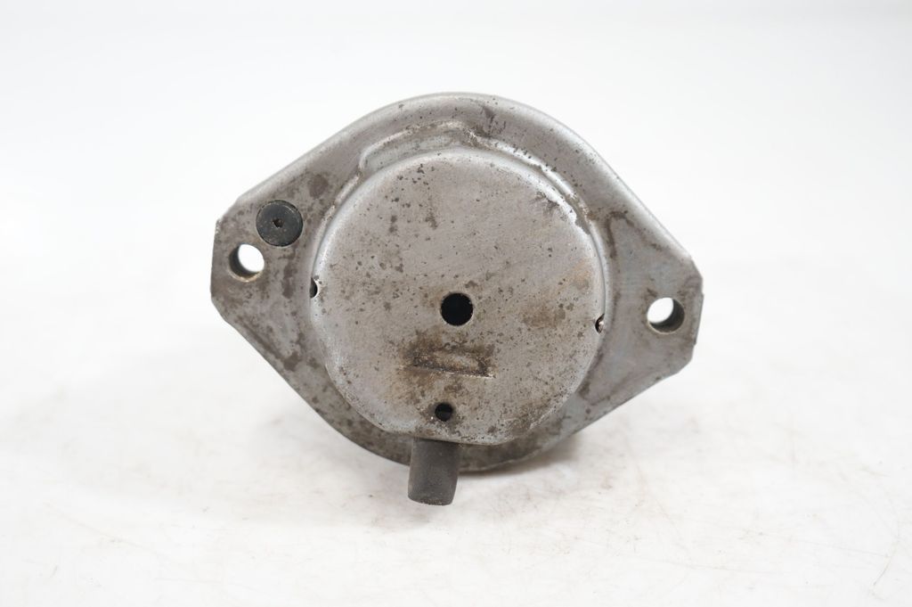 Engine mount bracket (6)